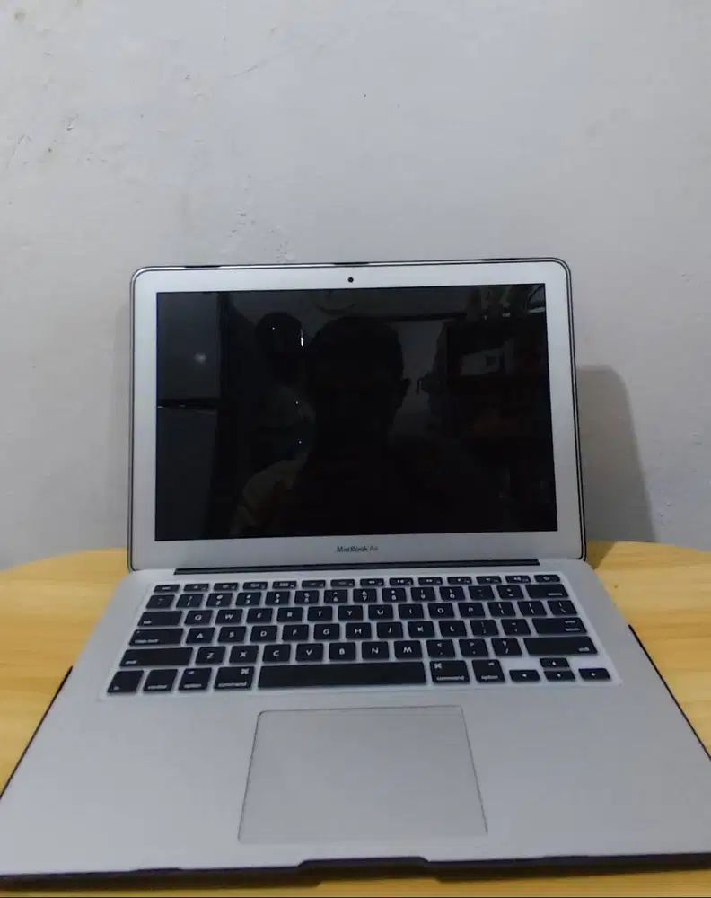 Apple MacBook Air 13-inch Early 2015 (8GB RAM)