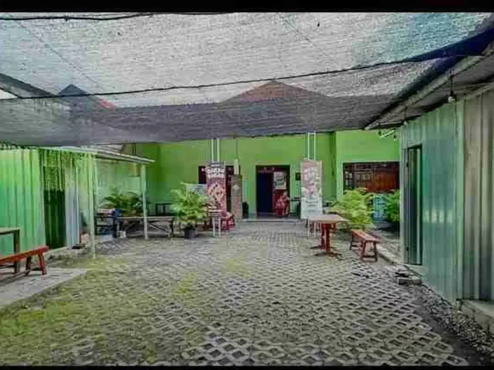 Tempat usaha yang strategis