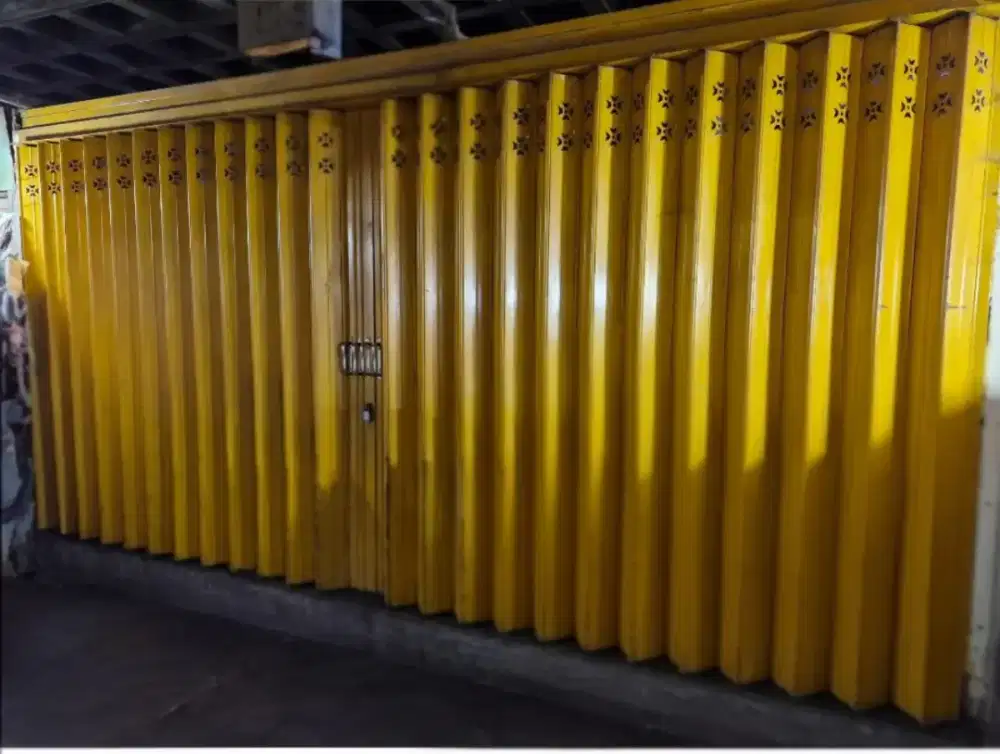 DI JUAL CEPAT TOKO EMAS LOKASI STRATEGIS DI PASAR PUCANG ANOM