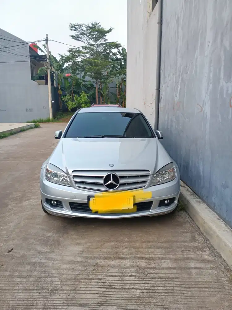 Mercedes-Benz C200 2011 Bensin