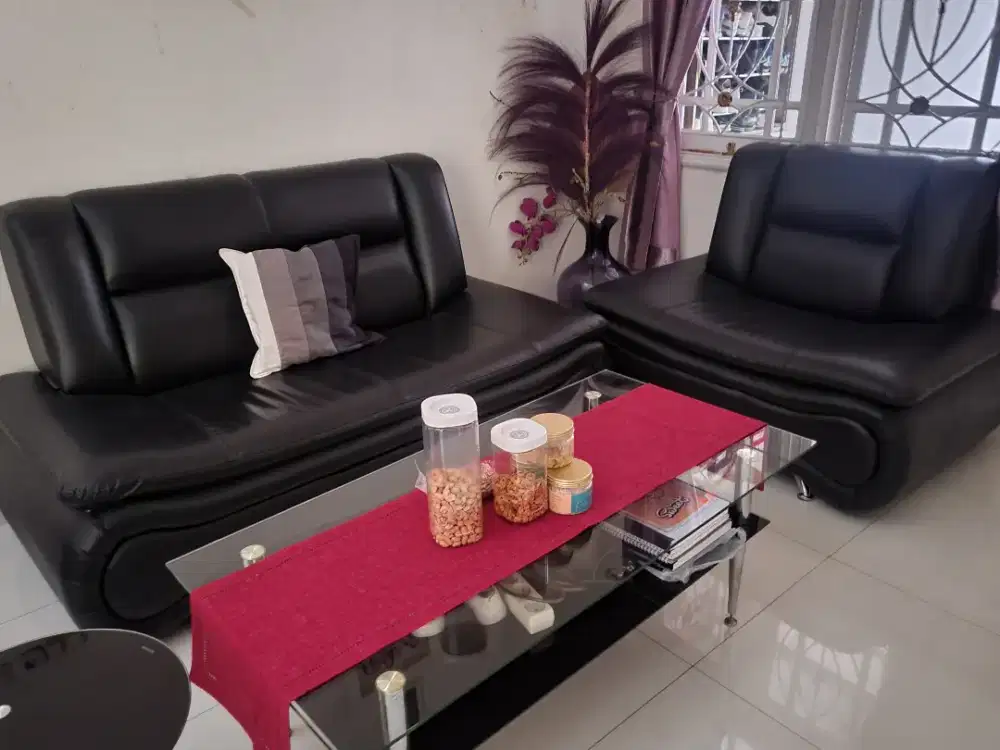 Sofa second tapi terlihat baru