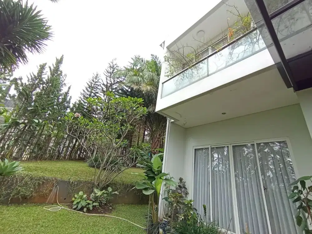 RUMAH MEWAH SAYAP DAGO BANDUNG Dengan Fasilitas Lengkap dan Pemandangan Kota