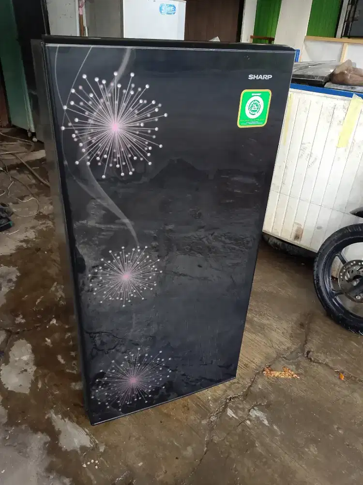 Jual kulkas Sharp normal dan garansi satu bulan