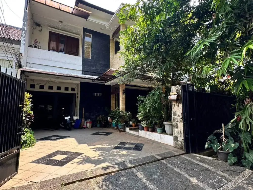 For sale RUMAH Jl. HANG JEBAT KEBAYORAN, LT 310/LB 250, 5KT, ada Taman, Lokasi sangat tenang dan Nyaman, 15,3 M