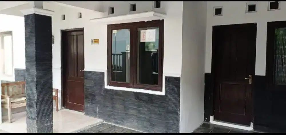 DIKONTRAKAN
Satu unit rumah kondisi kosong di Griya Shifa Alamanda