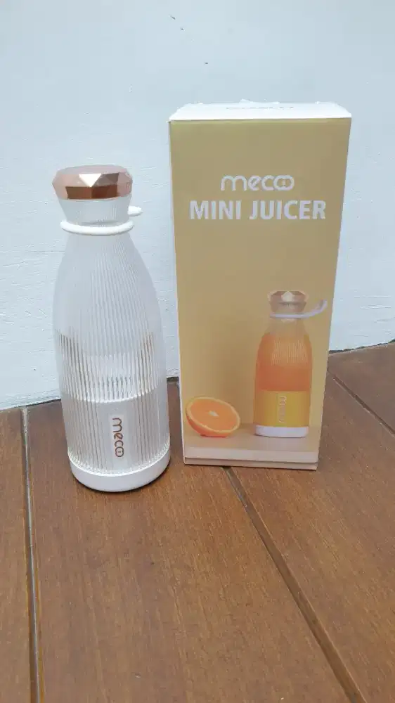 Portable Mini Juicer / Blender praktis bisa dibawa kemana-mana