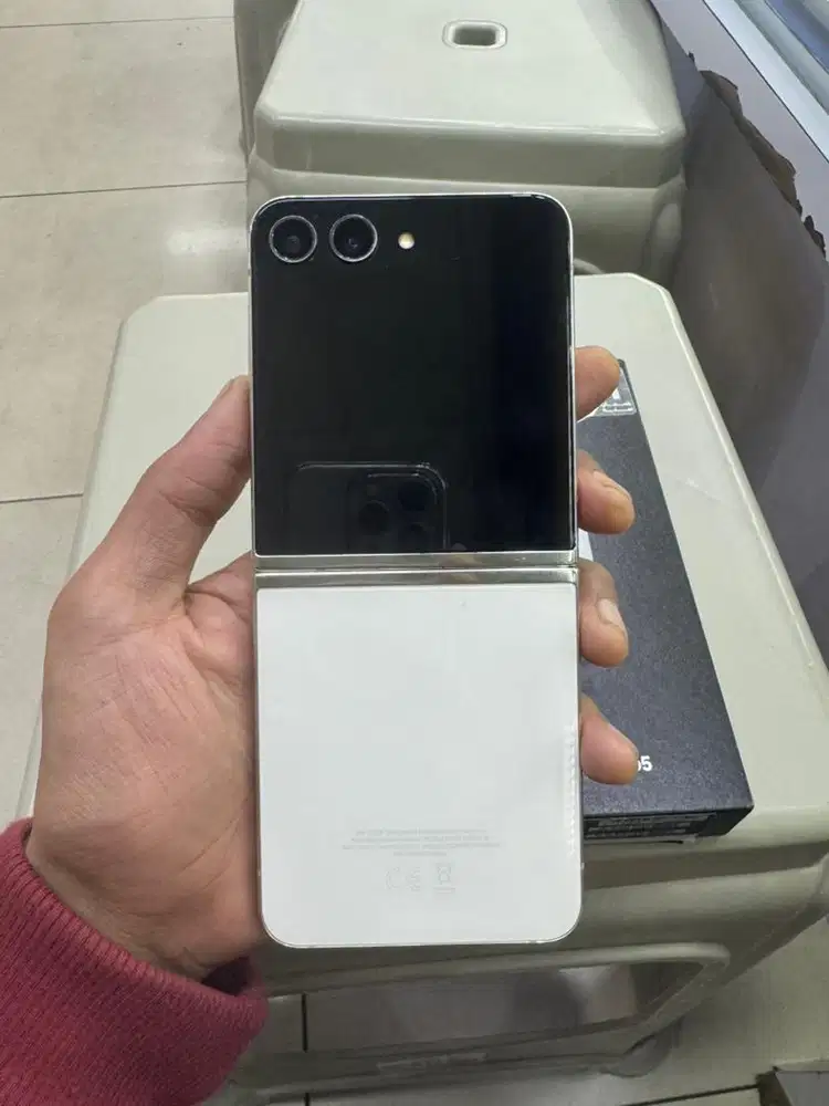 Samsung Z Flip 5 8/512 GB Inter Fullset