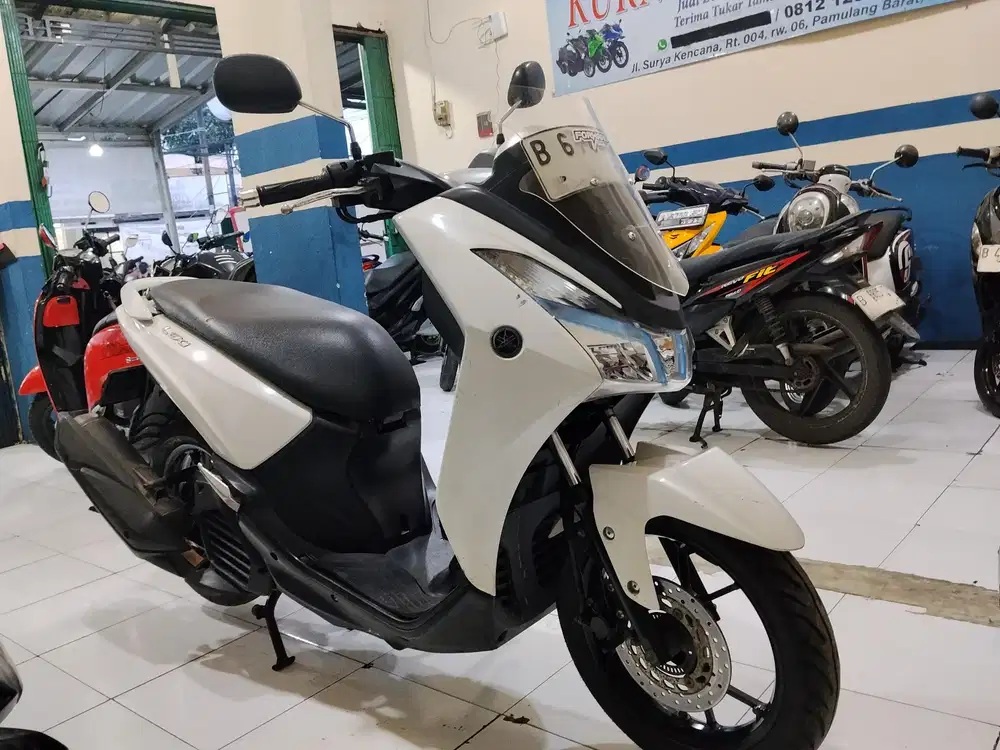 (JUAL CEPAT) Yamaha Lexi 2018 surat' lengkap