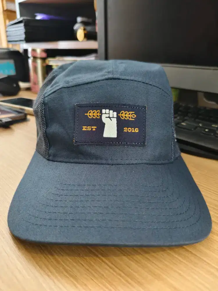 Topi jaring 5 panel biru dongker