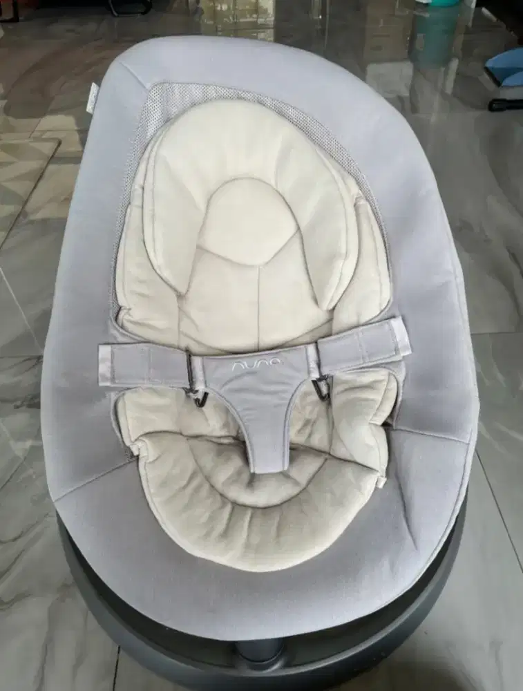 Nuna leaf grow bouncer bayi