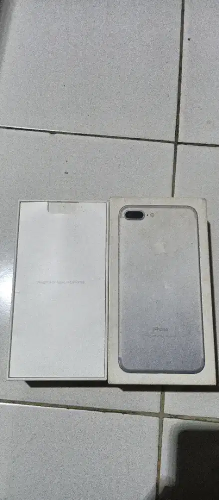 Kerdus iphone 7 plus silver 128gb