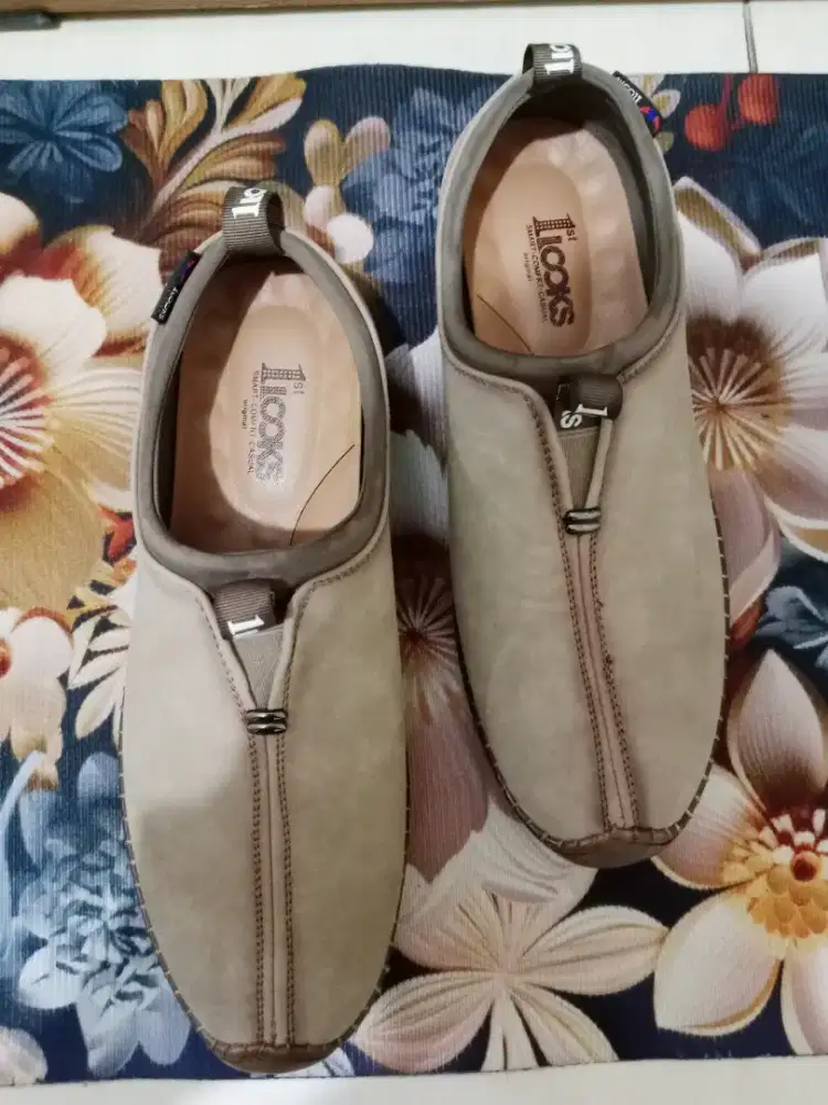 sepatu pria kulit (fst looks)  impor Vietnam Size 41,42 bisa
 Bogor