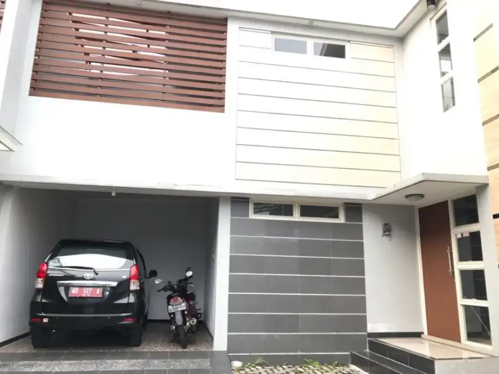 DISEWAKAN/ DIKONTRAKKAN RUMAH