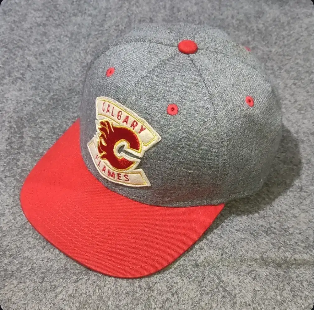 TOPI FITTED REEBOK CALGARI FLAMES ORIGINAL