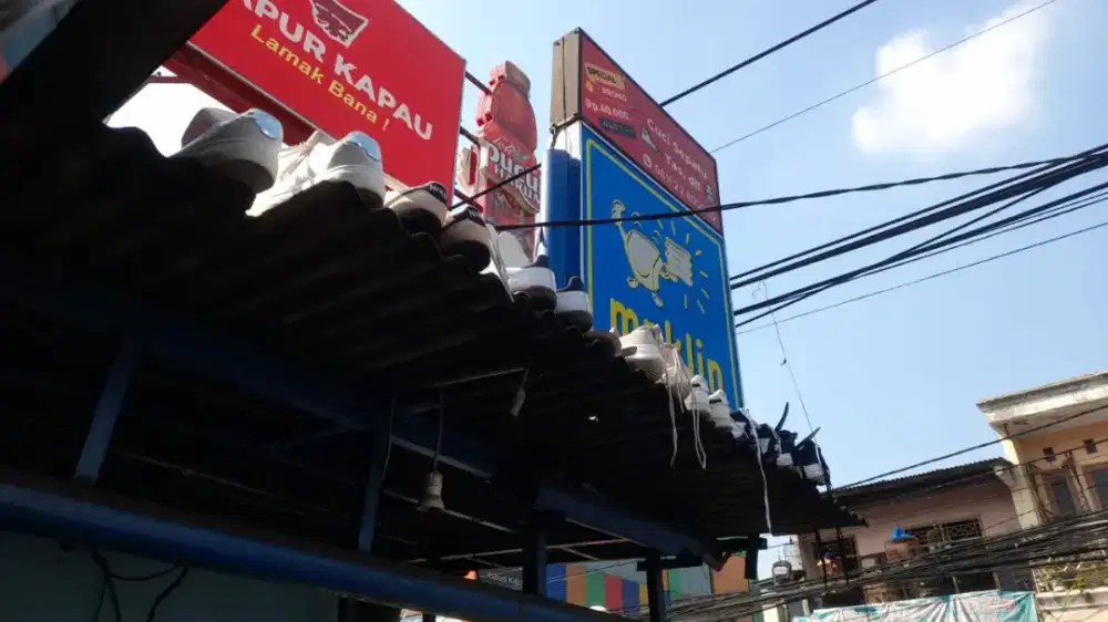 Staff Pegawai Laundry