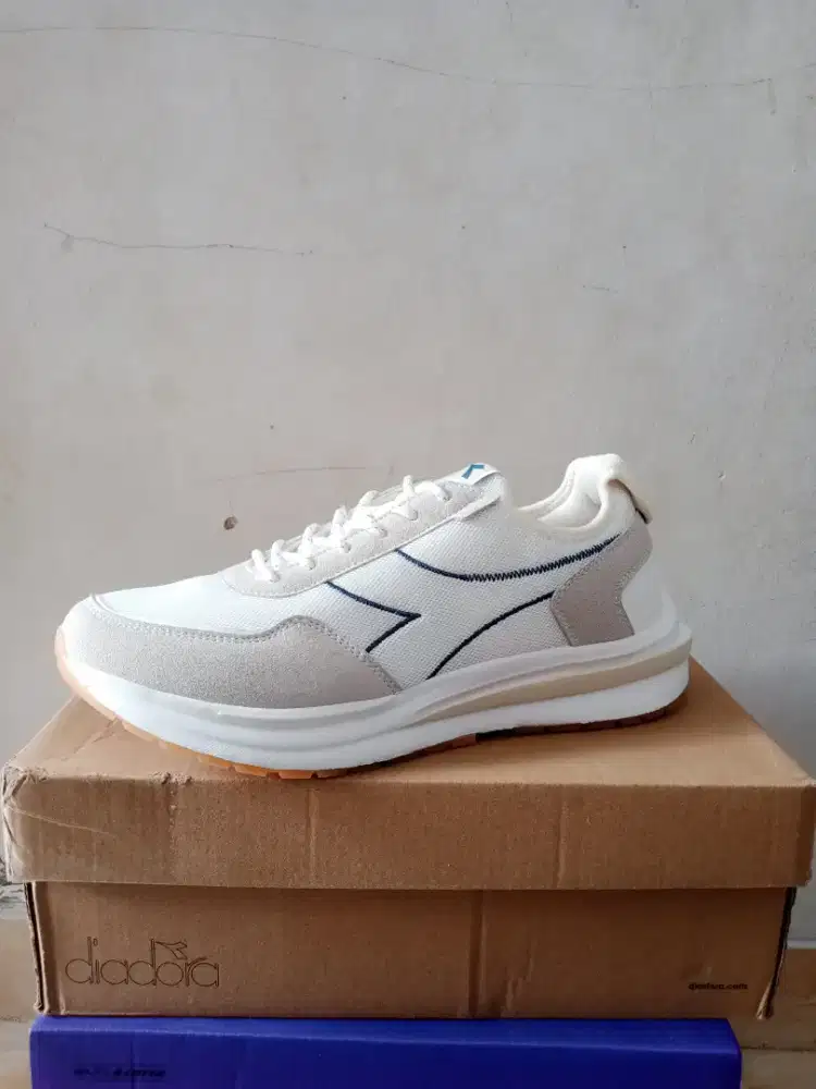 Sepatu Running Casual Diadora