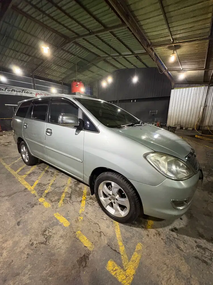 Toyota Kijang Innova 2005 Bensin