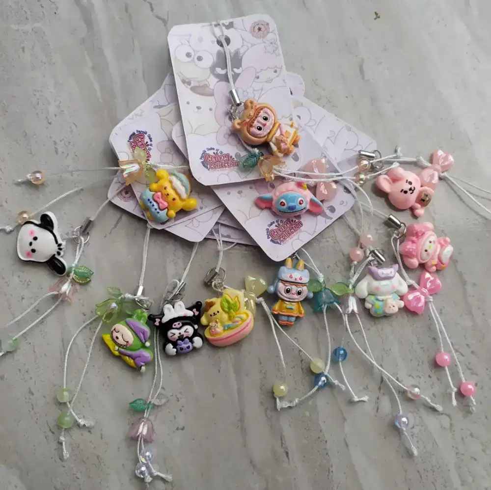 Gantungan kunci sario & Gelang flower