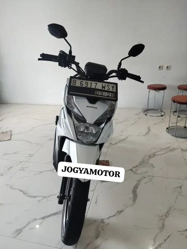 (A) Honda Beat Street Tahun 2018