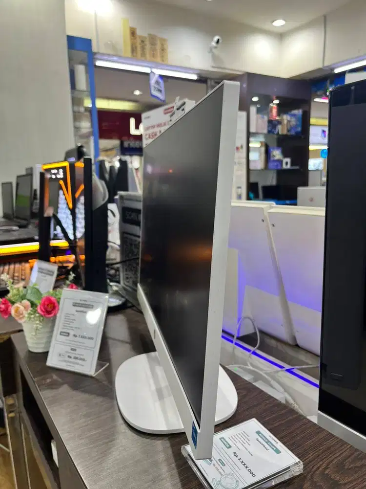 PC HP AIO 24 cr0200d/Intel Core i3-1315U/8GB/512GB SSD/23.8 FHD/Win 11