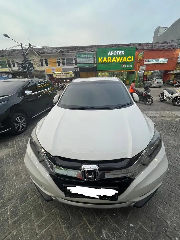 Honda HR-V E CVT 2017 Bensin
