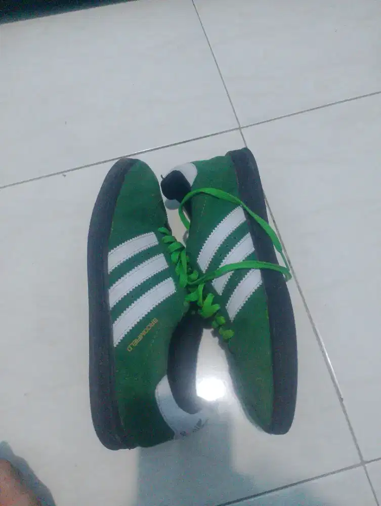 ADIDAS SEPATU 276