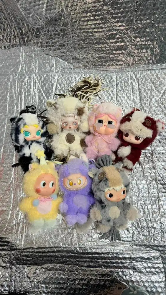 Ready stock popmart have a good run dan lanyard molly winter fit