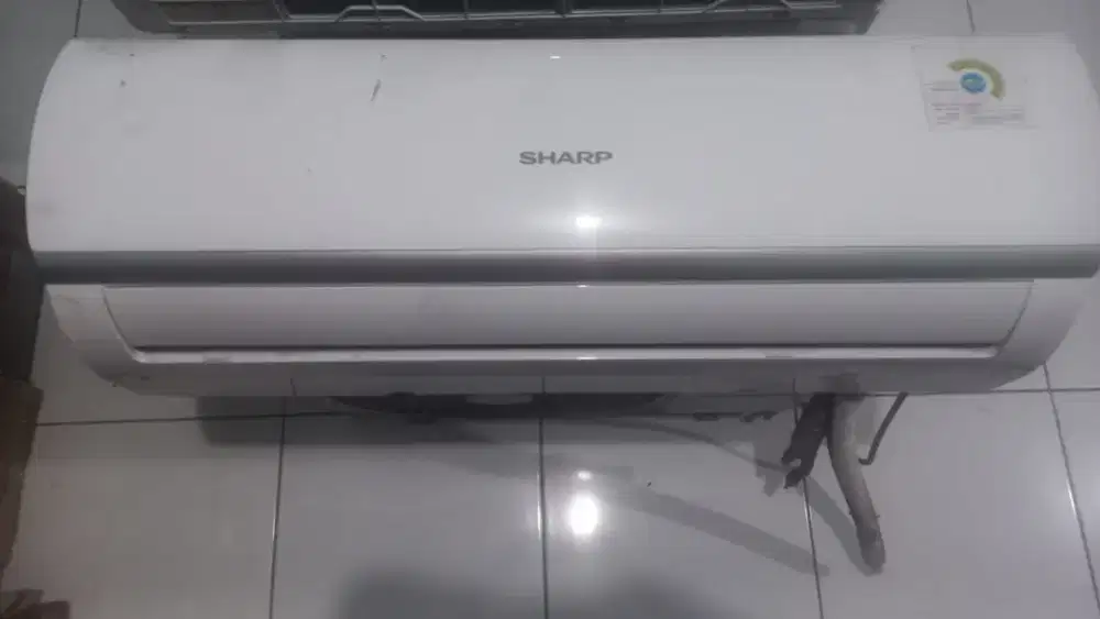 Di jual 1 unit AC merk Sharp 1 PK low Watt murah,mulus