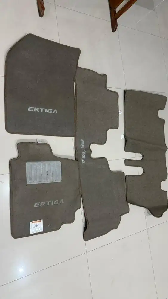 KARPET MOBIL ORIGINAL SUZUKI ERTIGA 2017 – BEKAS – SET LENGKAP