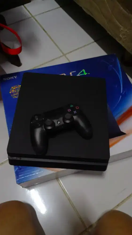 PS4 SLIM SSD1TB + bd driver club