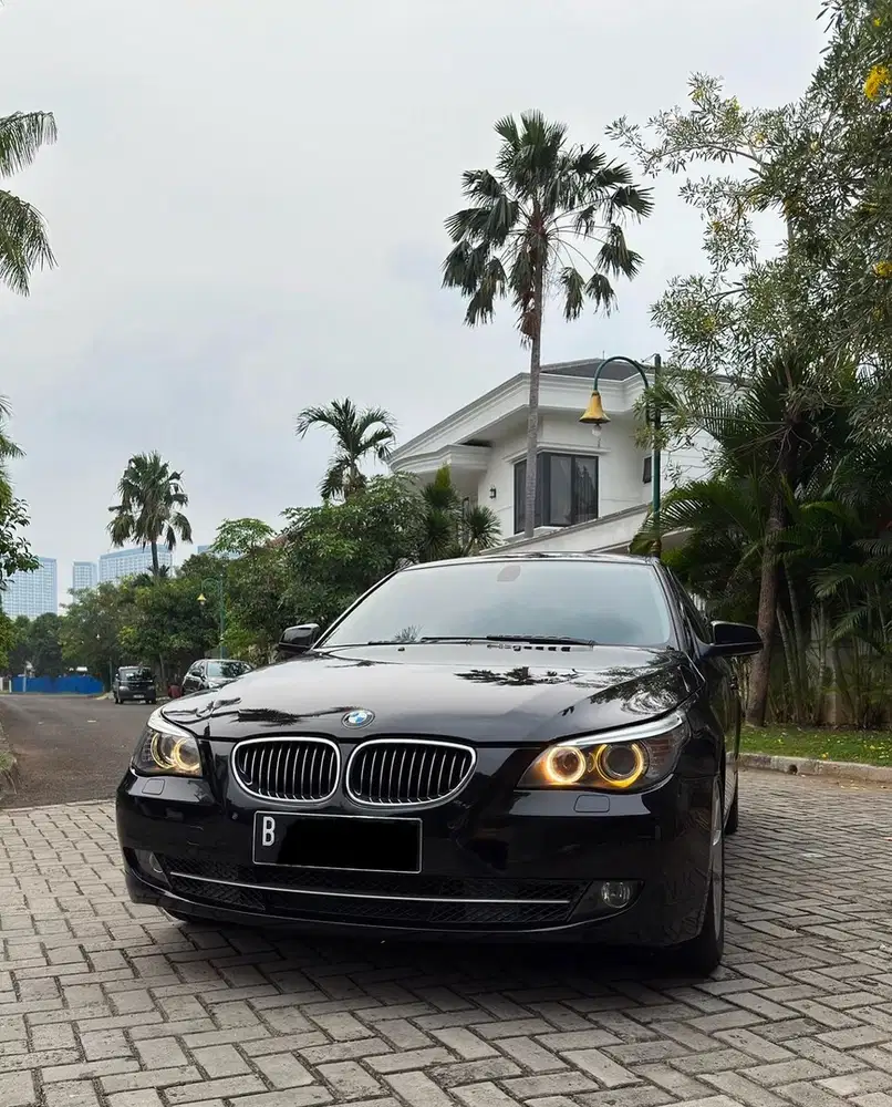 BMW 523i 2010 Bensin