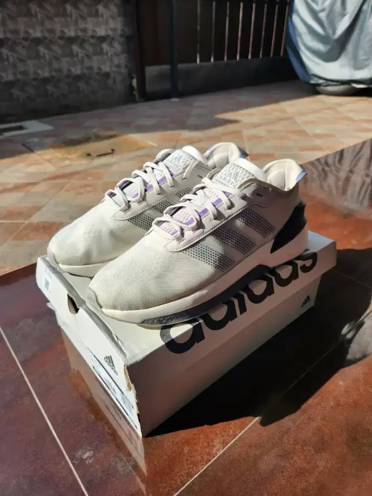 Adidas Arvyn (Running Shoes)