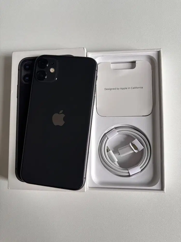 IPHONE 11 128GB - LIKE NEW