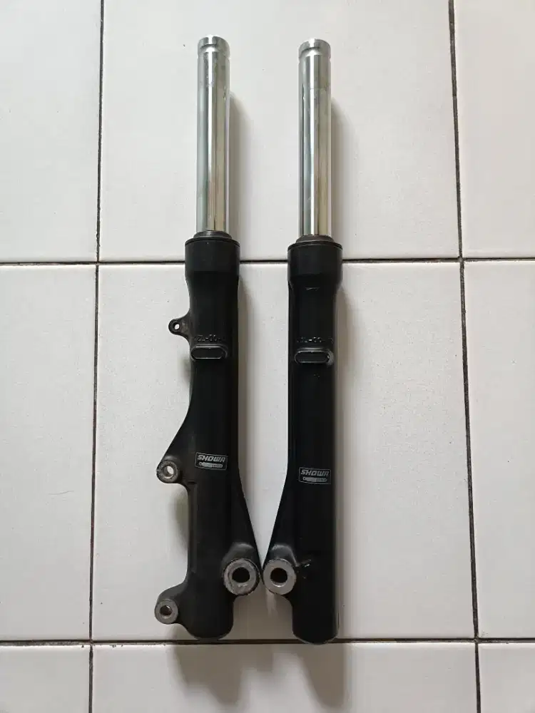 Shockbreaker depan original copotan Vario 125 LED Old