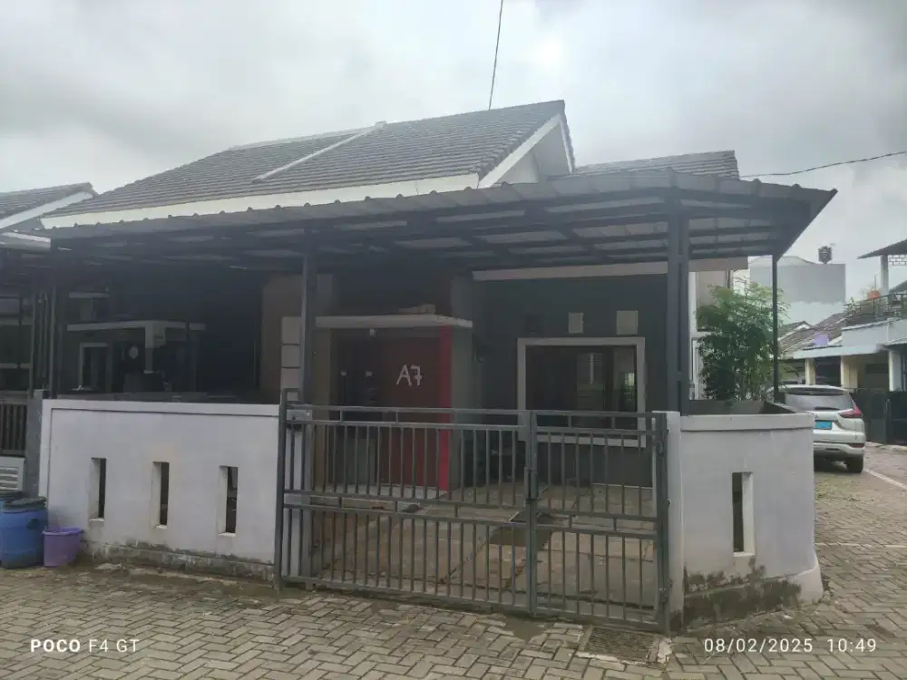 Di kontrakan rumah di cluster palm serpong indah