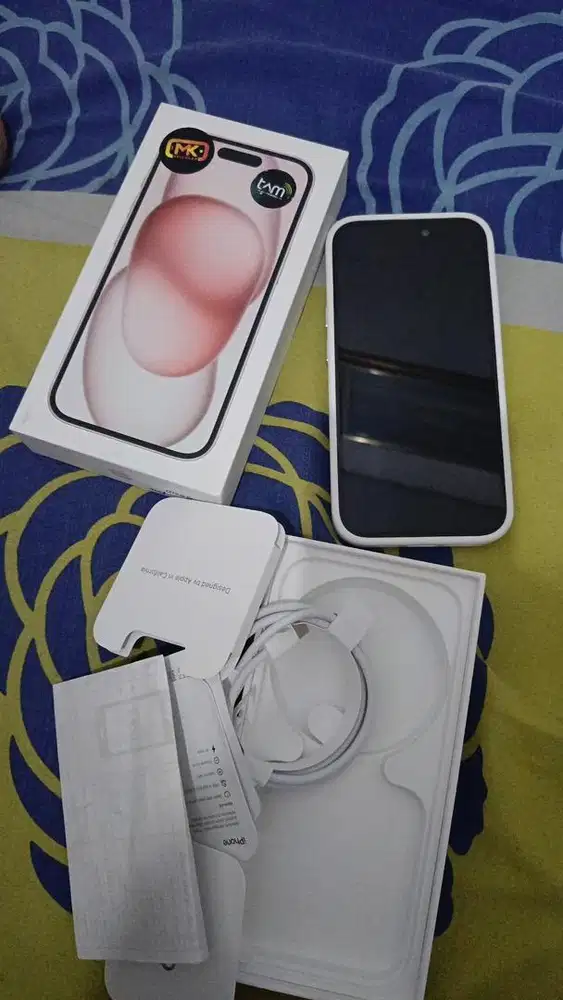 Dijual IPHONE 15 128 Gb ibox pink masih Garansi