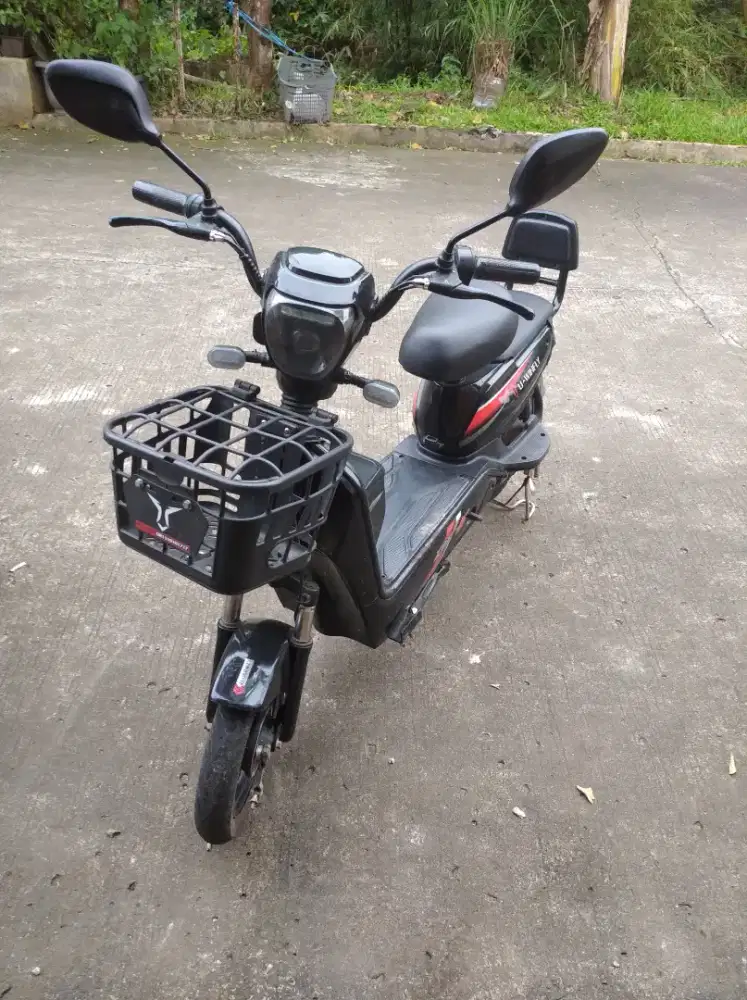 Selis uwinfly sepeda listrik