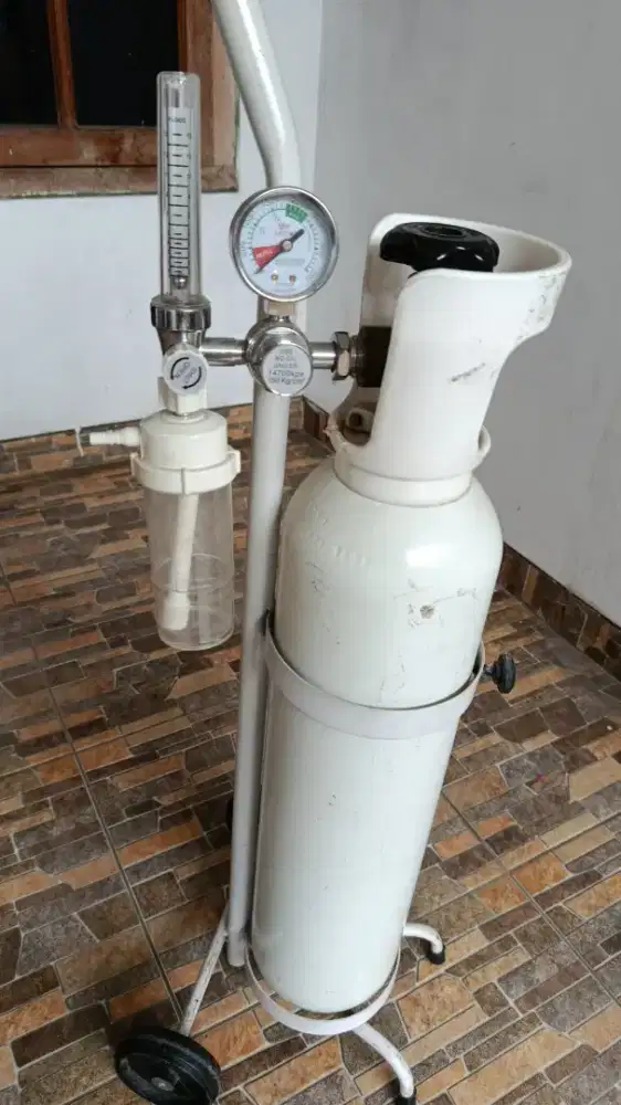 Tabung oksigen putih