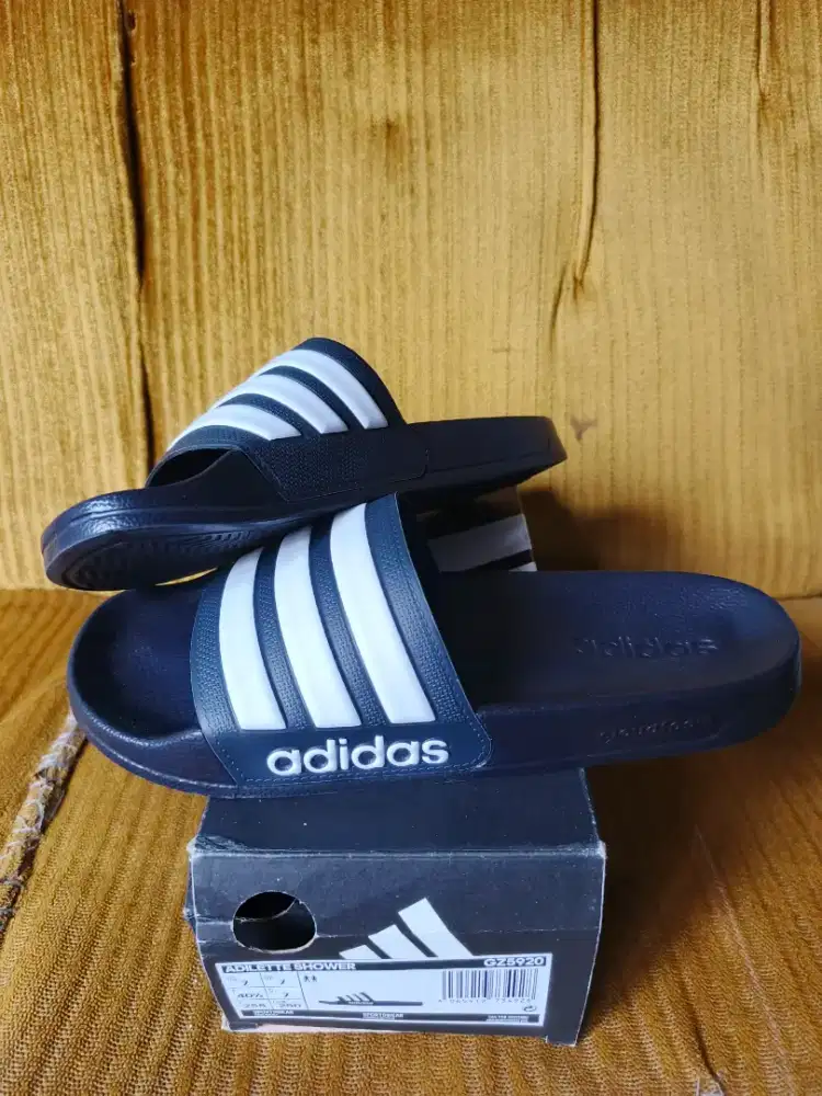 Sandal Adidas shower