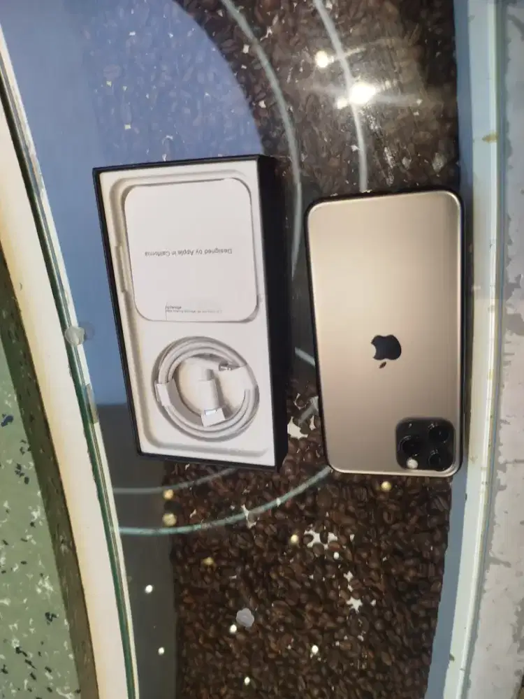 Iphone 11 pro 256gb hanya baru satu