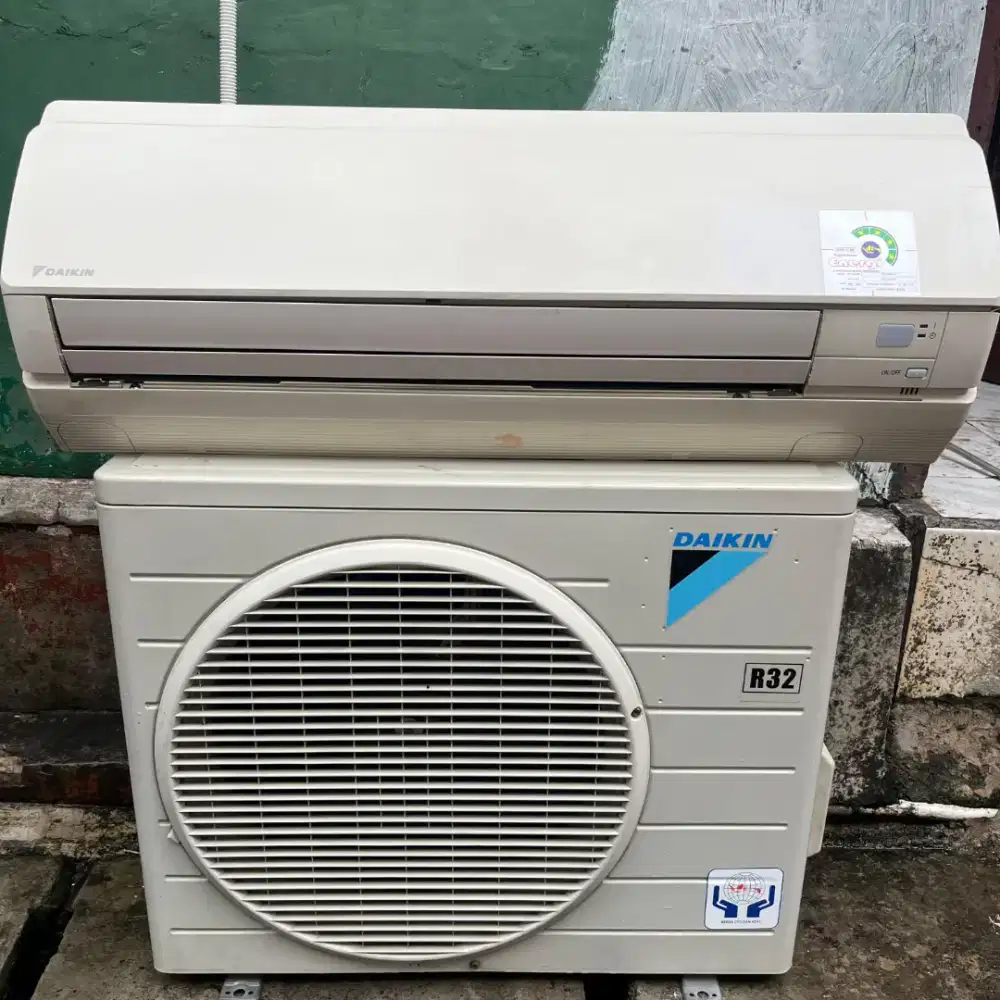 AC Daikin 1 pk Thailand r32