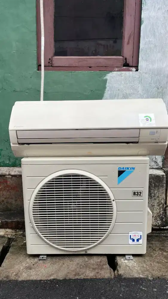 AC Daikin 1 pk Thailand r32