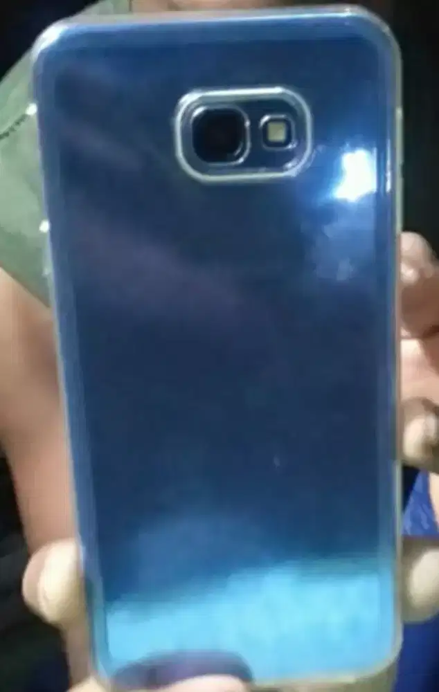 Di jual hp Samsung j4 plus RAM 3 di jual cepat