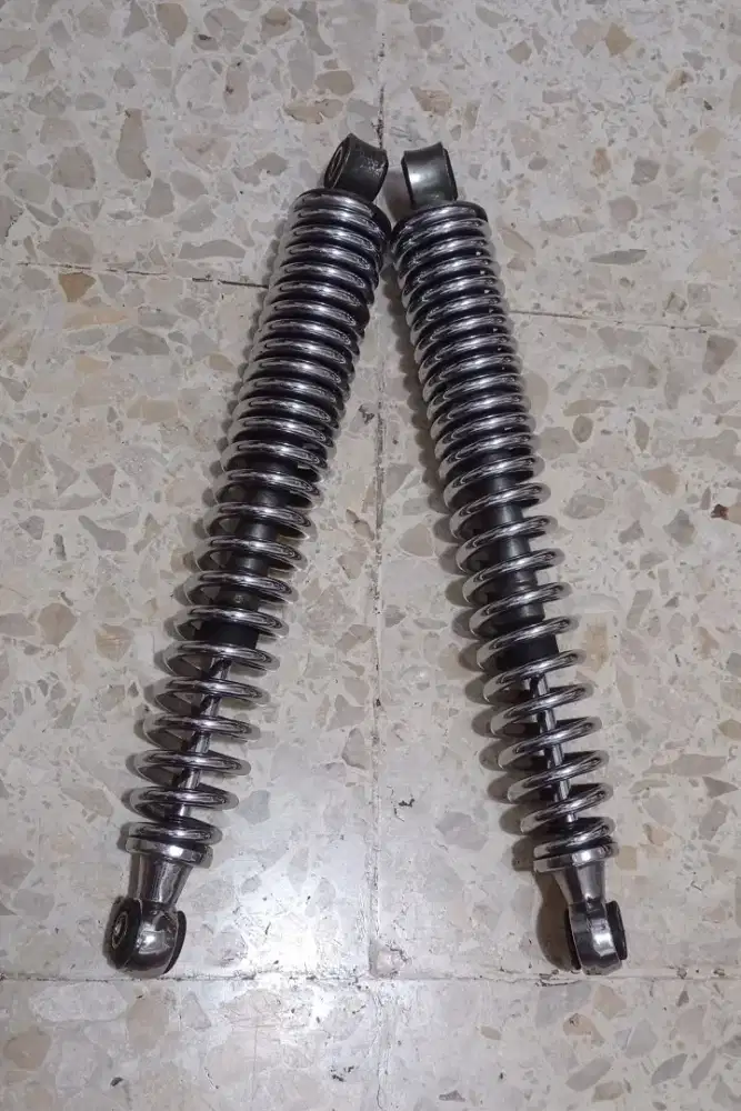 Shockbreaker Belakang Suzuki Smash Old / Lama Model 2004