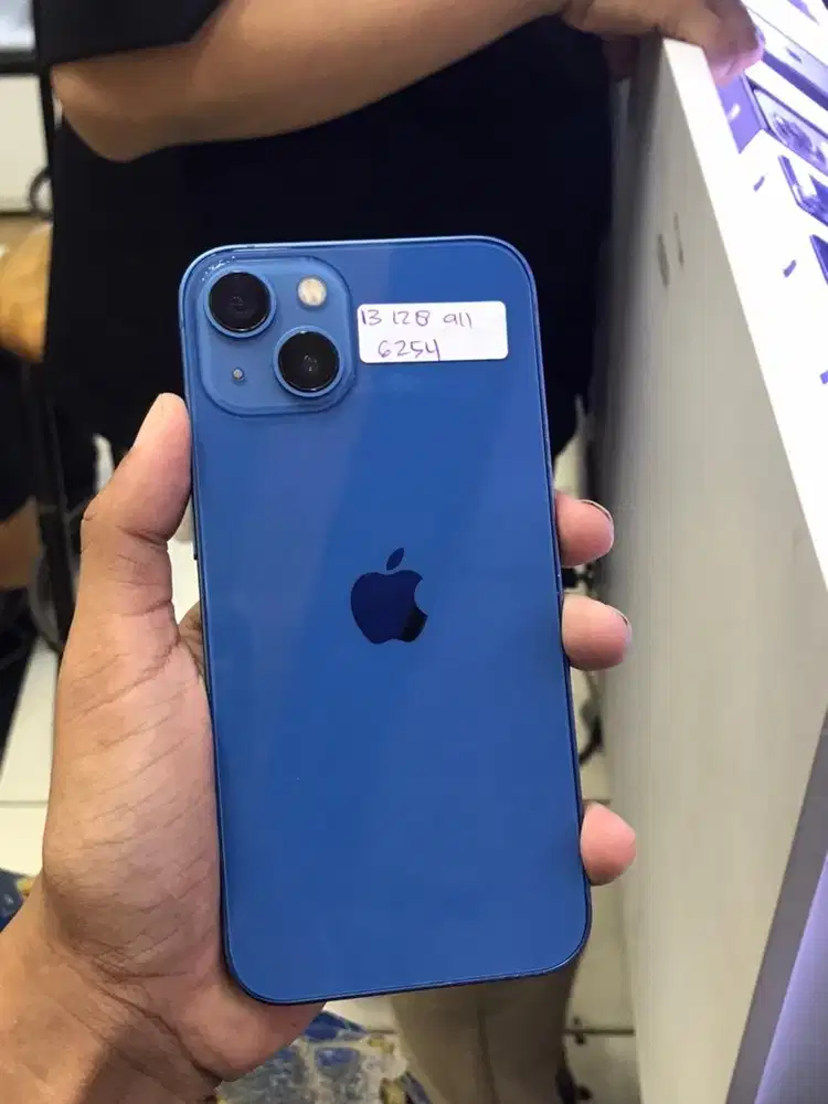 iPhone 13 128GB All Op Blue Nominus