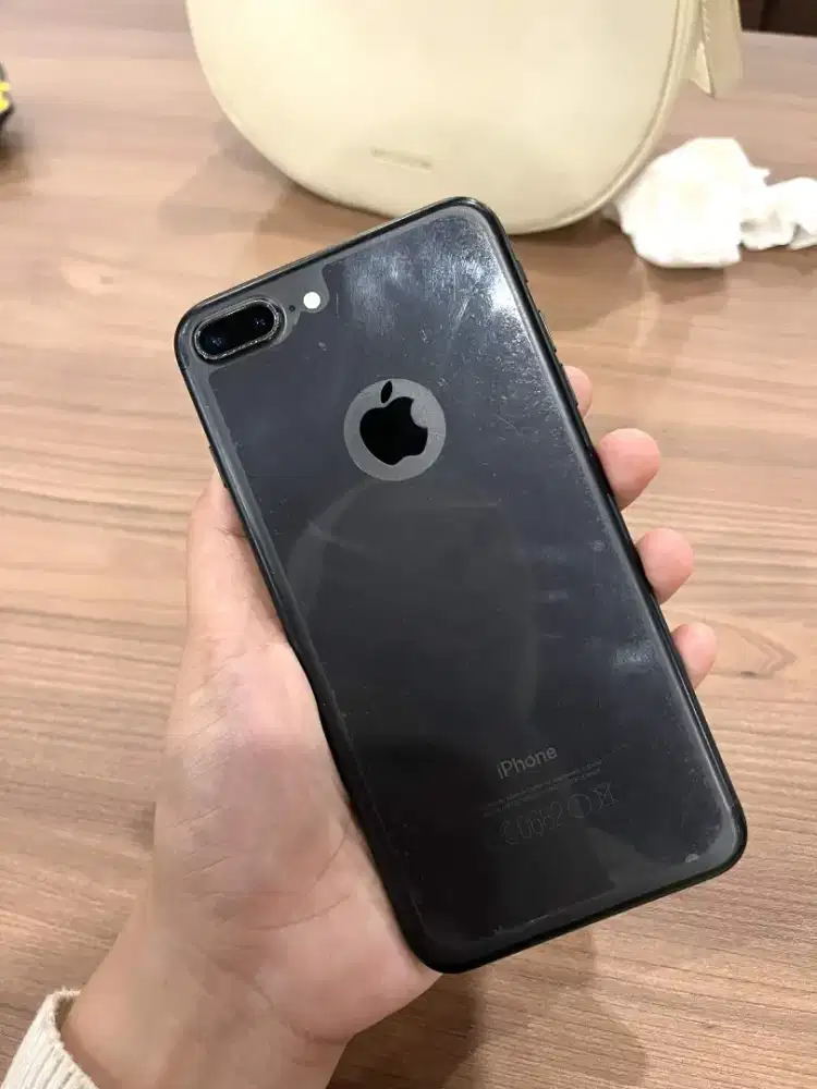 iPhone 7+ 128gb iBox