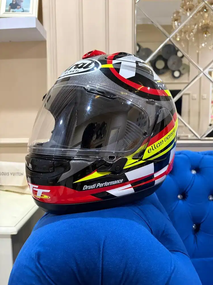 Helm Arai ION TT 2023 SIZE  L
