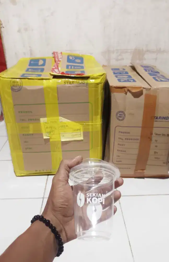 Gelas plastik sekian kopi