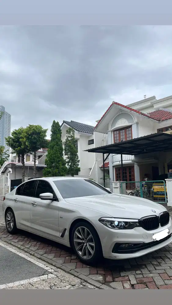 BMW G30 520i Lux 2018