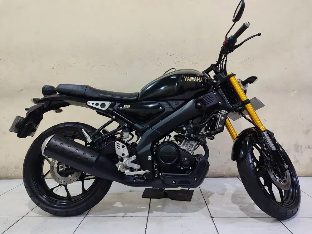 YAMAHA XSR 155 hitam 2024 istimewa mulus terawat siap pakai...